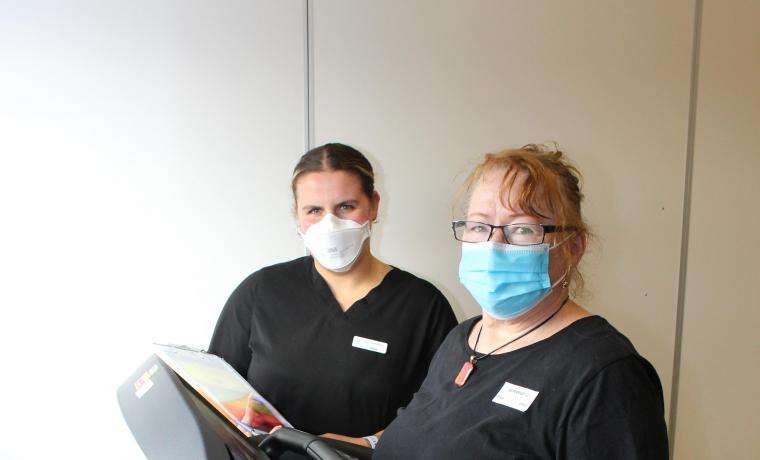 Patient Deb Watson takes part in the Cardiac Rehabilitation Group with Allied Health Assistant Abby Hoogkamer.